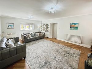 Lounge- click for photo gallery